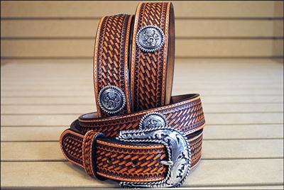 BR-C12434-JUSTIN ROUND EM UP TOOLED WESTERN LEATHER BELT - BROWN MADE IN THE USA