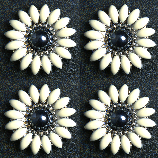 45HS Western Screw Back Concho 1.25 In Black White Floral Silver Saddle - Picture 9 of 21